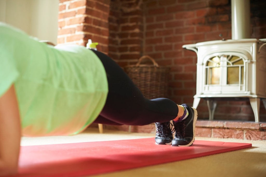 تمرین ورزشی تناوبی تنشی (HIIT) چیست؟ نحوه انجام و فواید بی نظیر برای سلامت