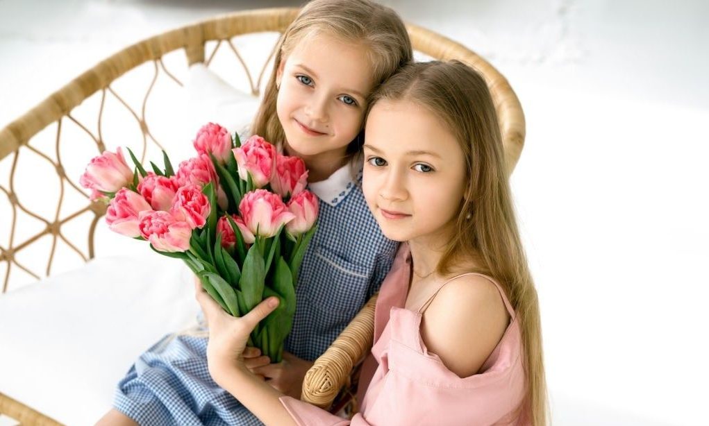 شعر برای روز خواهر + مجموعه اشعار کوتاه و بلند در وصف خواهر و برای خواهر