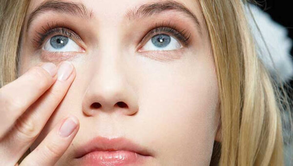 دلایل ایجاد پف زیر چشم و روش های درمان به صورت طبیعی دلایل ایجاد پف زیر چشم و روش های درمان به صورت طبیعی