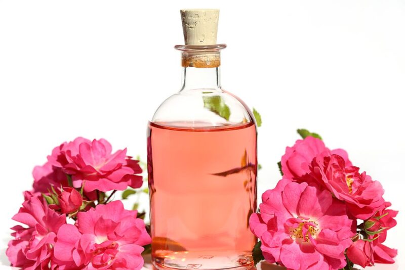 تمام "فواید گلاب" و خواص شگفت انگیز آن برای سلامت