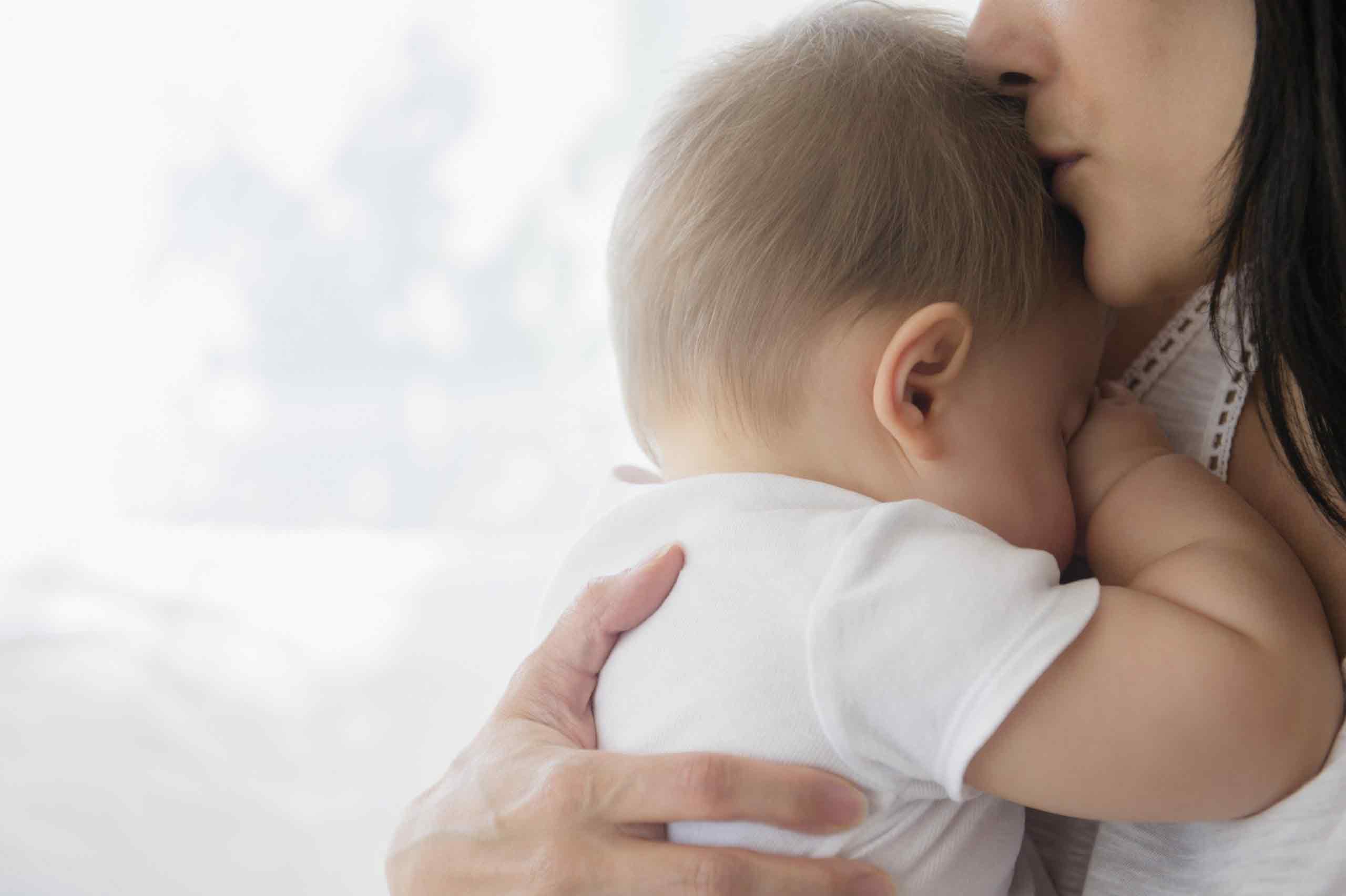 احساس غریبگی نوزاد؛ همه چیز درباره غریبگی کردن نوزادان