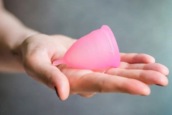 درباره کاپ قاعدگی چیست و چگونه استفاده می شود؟ عوارض و مزایای این محصول