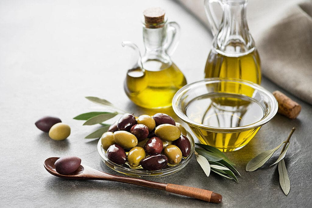 فواید روغن زیتون؛ 12 خاصیت روغن زیتون از درمان افسردگی تا درمان شوره سر