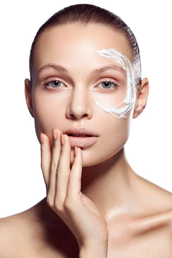 همه چیز درباره کرم مرطوب کننده از مزایا تا عوارض و انواع این محصول