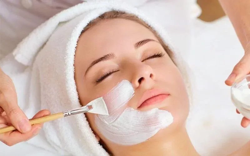مزایای پاکسازی عمیق پوست و انواع روش پاکسازی درخانه و مطب