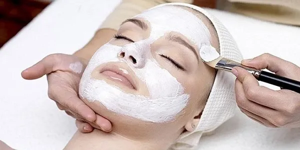 مزایای پاکسازی عمیق پوست و انواع روش پاکسازی درخانه و مطب