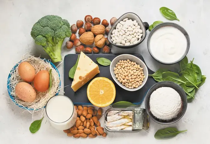 انواع مواد غذایی حاوی کلسیم؛ دلایل اهمیت دادن به کلسیم و عوارض کمبود آن