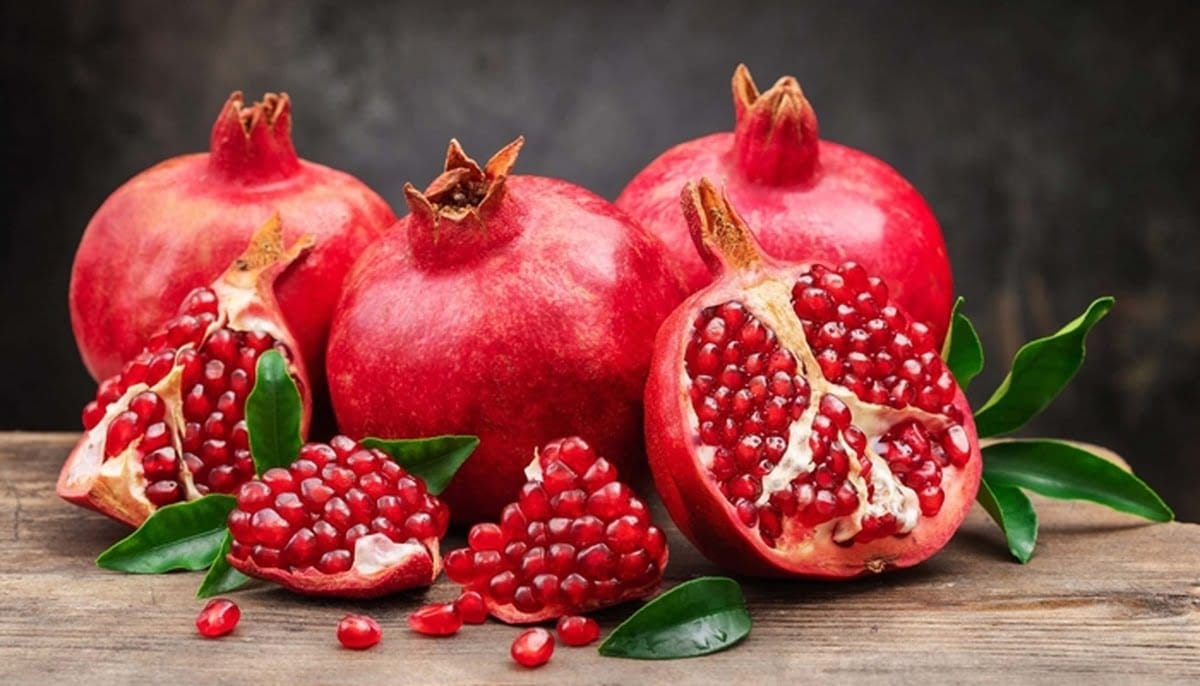 خواص انار؛ 20 فایده انار از کنترل دیابت و خاصت ضد سرطانی تا زیبایی پوست و مو