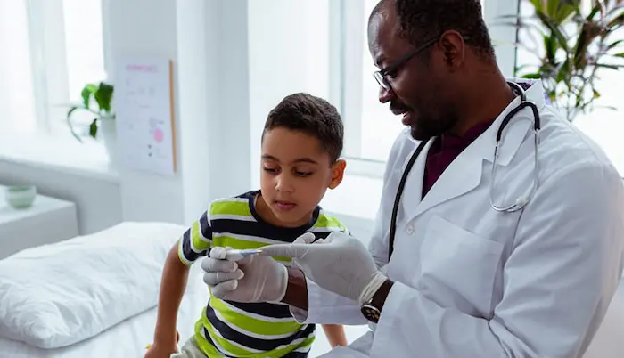 کم خونی داسی شکل کودک؛ علائم و روش های درمان این نوع کم خونی