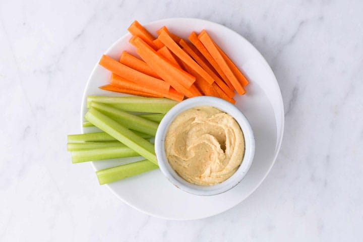 ایده‌ هایی برای میان‌ وعده‌ های سالم و خوشمزه (اهمیت آن و زمان مصرف)