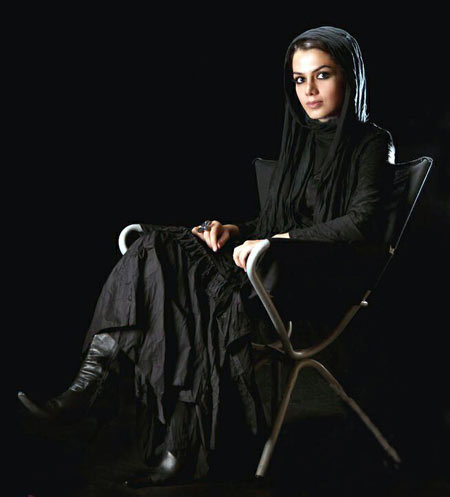 اشعار مونا برزویی + مجموعه شعر کوتاه و بلند عاشقانه شاعر جوان ایرانی