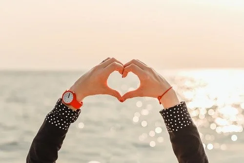 کپشن عاشقانه قلب و متن های احساسی زیبا درباره قلب عاشق