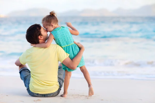 متن محبت آمیز پدر برای دختر + جملات پر احساسی و عاشقانه پدر دختری
