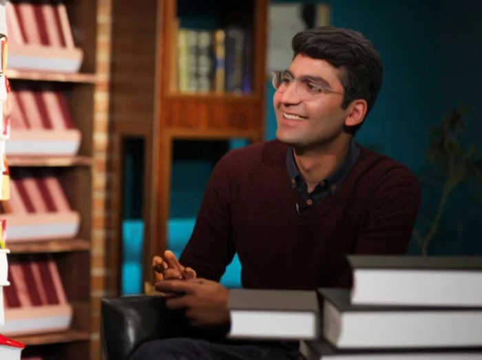 جملات مجتبی شکوری؛ سخنان آموزنده و جملات درباره زندگی از او