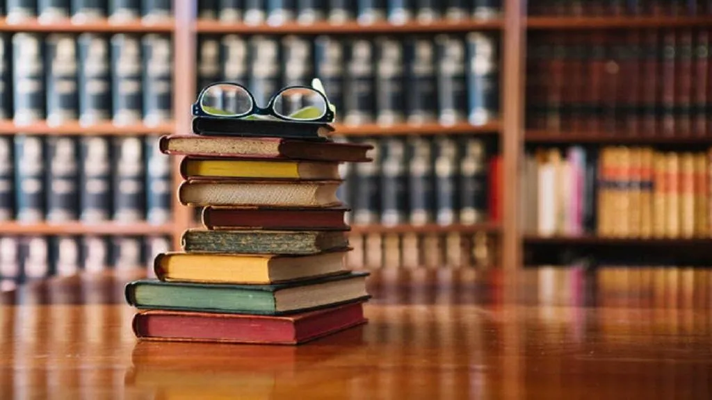 متن در مورد کتاب؛ جملات، اشعار، عکس و دلنوشته درباره کتاب خواندن