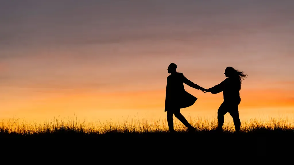متن درباره جنون و عشق؛ جملات زیبای احساسی درباره دیوانگی عاشقانه