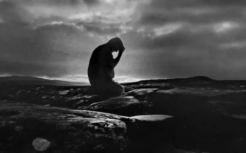 متن غم؛ شعر غمگین، جملات غم انگیز، دلنوشته و عکس نوشته درباره ناراحتی