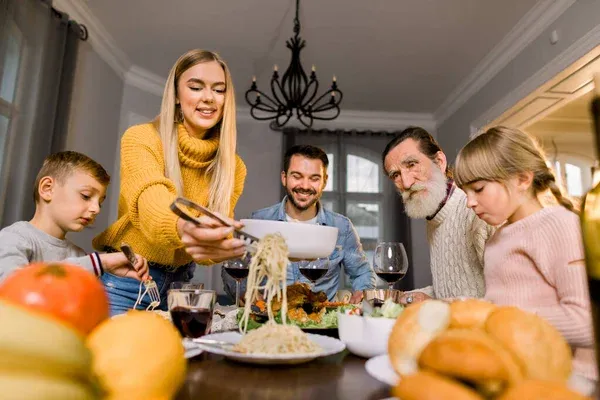 متن برای فامیل خوب و خانواده ایده آل (جملات عاشقانه در وصف عزیزان)