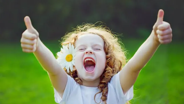 متن شادی و شاد بودن؛ شعر، جملات، دلنوشته و سخن بزرگان درباره حس شادی