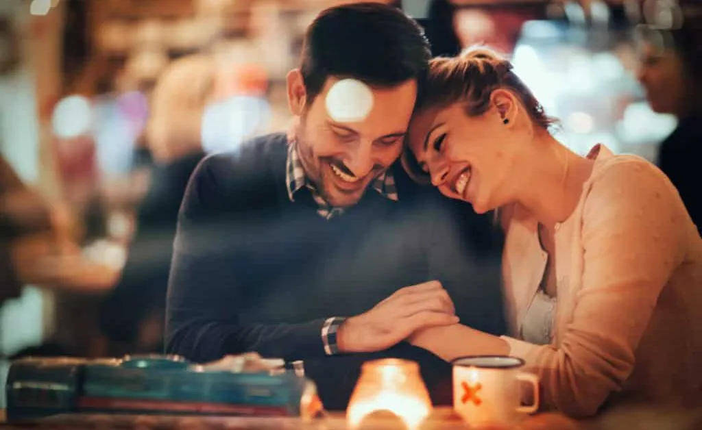 متن عاشقانه برای دلبرم ( 60 جمله جذاب کوتاه رمانتیک برای شوهر و خانم )