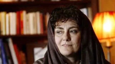 بریده‌هایی از کتاب چراغ ها را من خاموش می کنم نوشته زویا پیرزاد نویسنده زن ایرانی