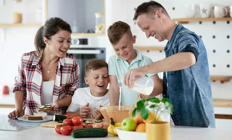 راهنمایی برای تغذیه سالم کودکان؛ آموزش عادات غذایی سالم به کودک