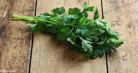 آیا جعفری نفاخ است ؛ تاثیر خوردن جعفری و ایجاد نفخ