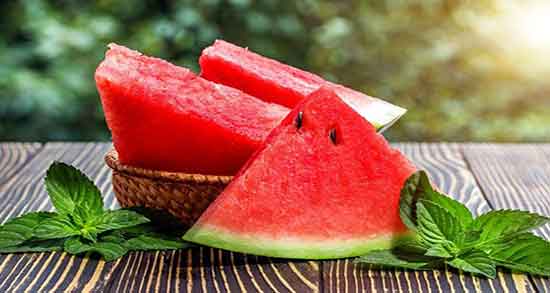 آیا هندوانه نفاخ است ؛ ایا میوه هندوانه برای شکم نفخ شدید میاره