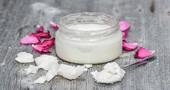 اسپری گلاب و روغن نارگیل برای مو ؛ تقویت مو با مصرف گلاب و روغن نارگیل