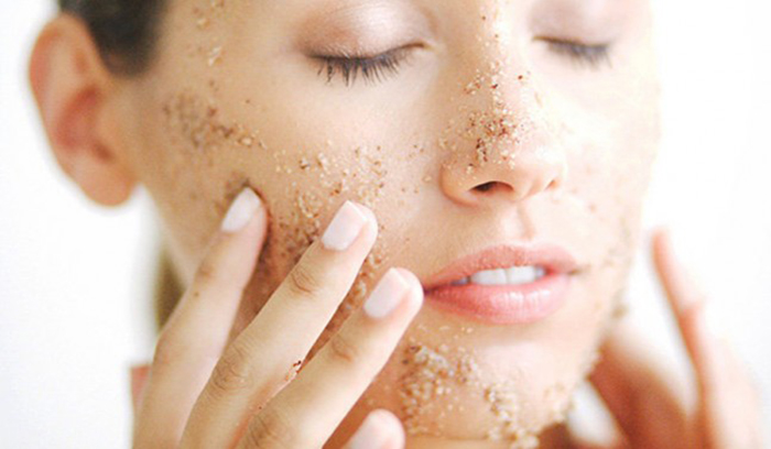 اسکراب صورت چیست؟؛ اسکراب چه تأثیری بر روی پوست صورت می گذارد؟