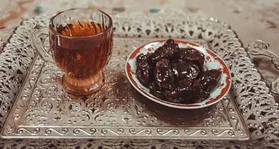 ایا خوردن خرما با چای باعث چاقی میشود و تاثیر خوردن خرما با چای برای افزایش وزن ایا خوردن خرما با چای باعث چاقی میشود ؛ تاثیر خوردن خرما با چای برای افزایش وزن
