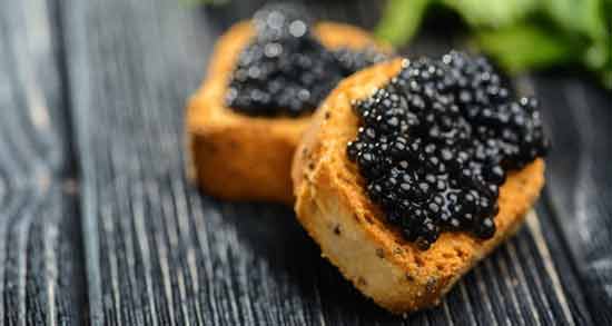 بهترین زمان مصرف خاویار ؛ چه زمانی خاویار مصرف کنیم؟