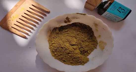 ترکیب حنا و بابونه نی نی سایت ؛ تقویت مو با استفاده از ترکیب حنا و بابونه