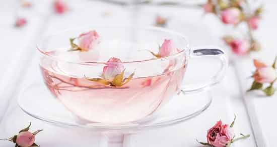 ترکیب گلاب و عرق نعناع برای پوست آشنایی با خواص فوق العاده گلاب و عرق نعناع برای شادابی پوست