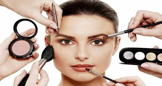 تعبیر خواب آرایش شدن توسط دیگران ، معنی آرایش شدن توسط دیگران در خواب های ما چیست