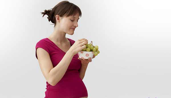 تعبیر خواب انگور برای زن باردار نی نی سایت + معنی انگور برای زن باردار در خواب چیست