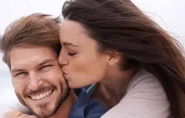 تعبیر خواب بوسیدن صورت مرده محرم + معنی بوسیدن مرده محرم در خواب ها چیست