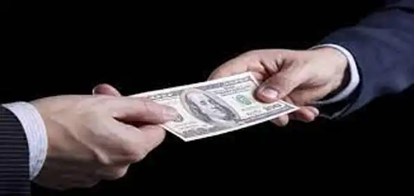 تعبیر خواب حق سکوت و باج گرفتن از مامور در خواب دختر مجرد از نظر ابن سیرین