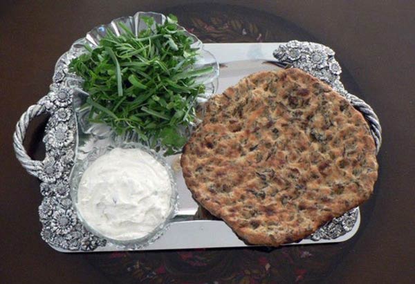 تعبیر خواب خوردن ماست با نان + معنی خوردن ماست با نان در خواب های ما چیست