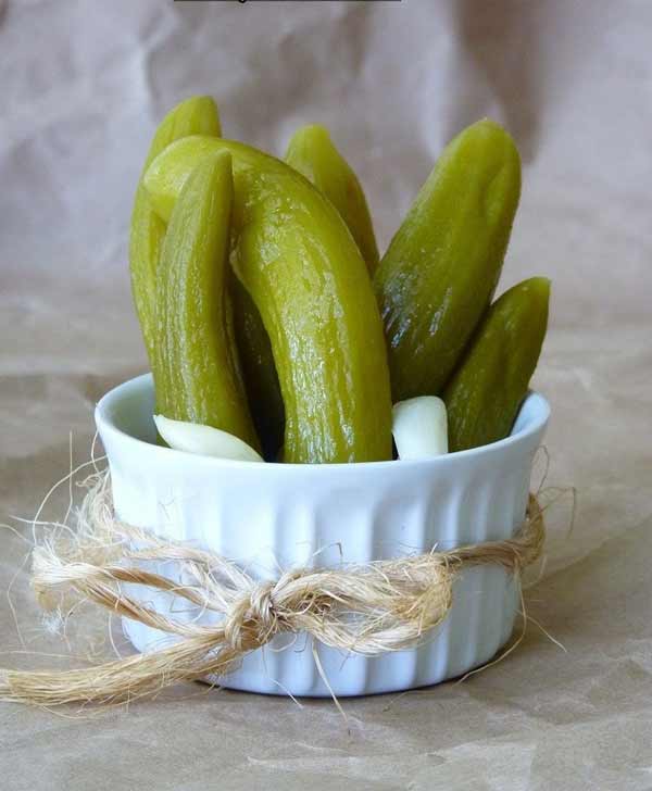 تعبیر خواب خیارشور خوردن + معنی خیارشور خوردن در خواب چیست
