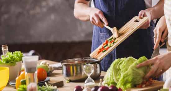 تعبیر خواب غذا پختن برای عروسی معنی غذا پختن برای عروسی در خواب های ما چیست