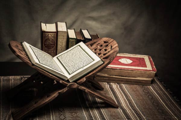 تعبیر خواب قران خریدن دختر مجرد + معنی قران خریدن در خواب دختر مجرد چیست