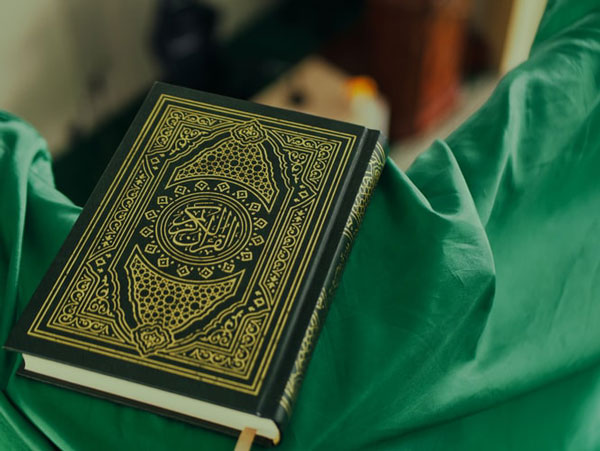 تعبیر خواب قرانی با ایام ماه + معنی قران با ایام ماه در خواب های ما چیست