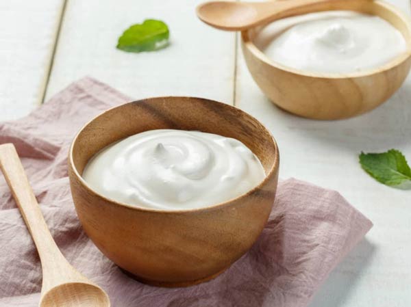 تعبیر خواب ماست دادن به دیگران + معنی ماست دادن به دیگران در خواب های ما چیست