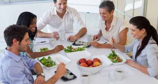 تعبیر خواب مهمانی رفتن به خانه مرده معنی مهمانی رفتن به خانه مرده در خواب چیست