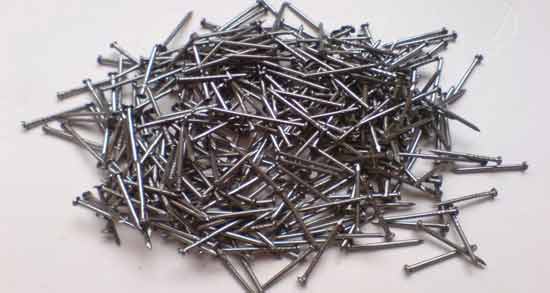 تعبیر خواب میخ در دهان ، معنی میخ در دهان در خواب های ما چیست