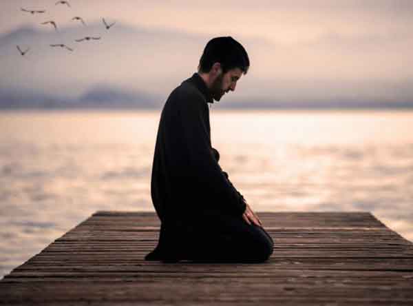 تعبیر خواب نماز خواندن در آب زلال + معنی نماز خواندن در آب زلال در خواب های ما چیست