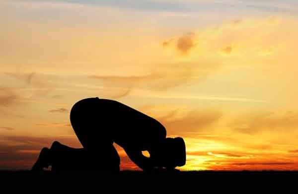 تعبیر خواب نماز خواندن دیگران در خیابان+معنی نماز خواندن دیگران در خیابان در خواب چیست