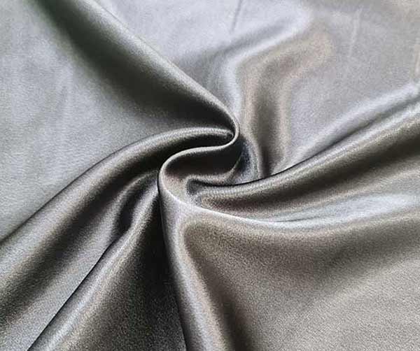 تعبیر خواب پارچه نقره ای + معنی پارچه نقره ای در خواب چیست