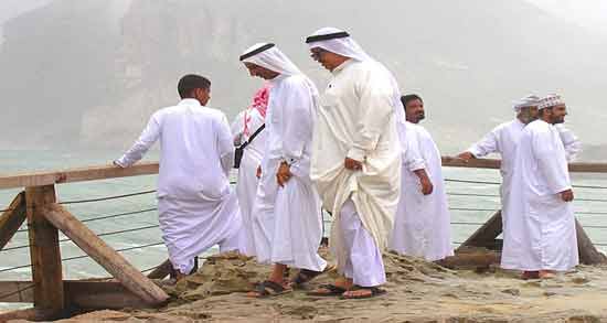 تعبیر خواب پوشیدن دشداشه عربی معنی پوشیدن دشداشه عربی در خواب های ما چیست